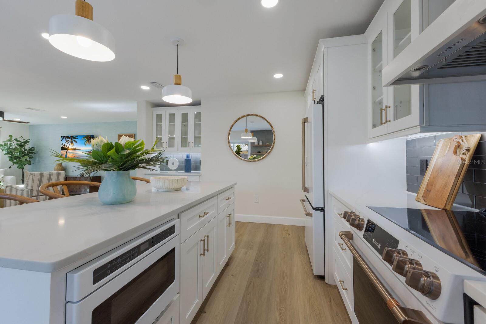 213 83RD ST, HOLMES BEACH, FL, 34217
