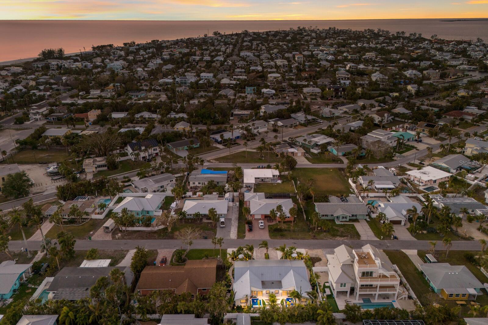 213 83RD ST, HOLMES BEACH, FL, 34217