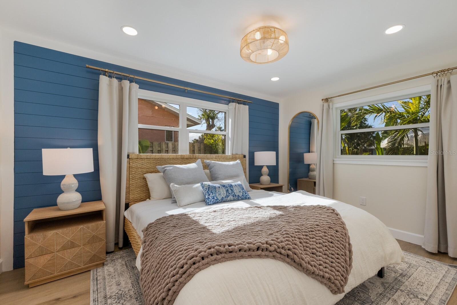 213 83RD ST, HOLMES BEACH, FL, 34217