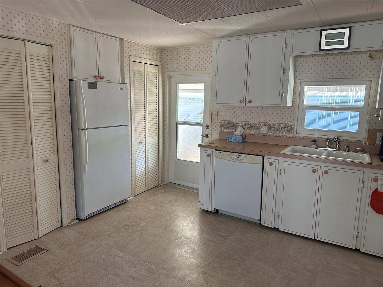5691 BEGONIA RD, VENICE, FL, 34293