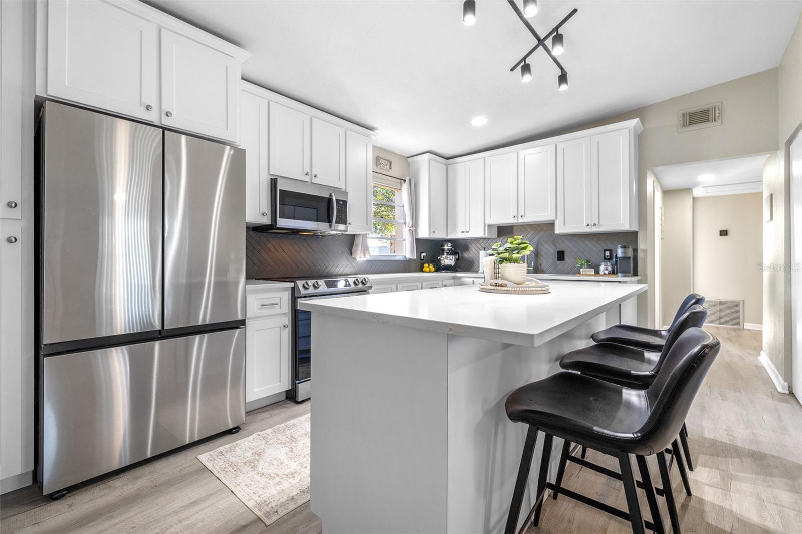 6019 N CLARK AVE, TAMPA, FL, 33614