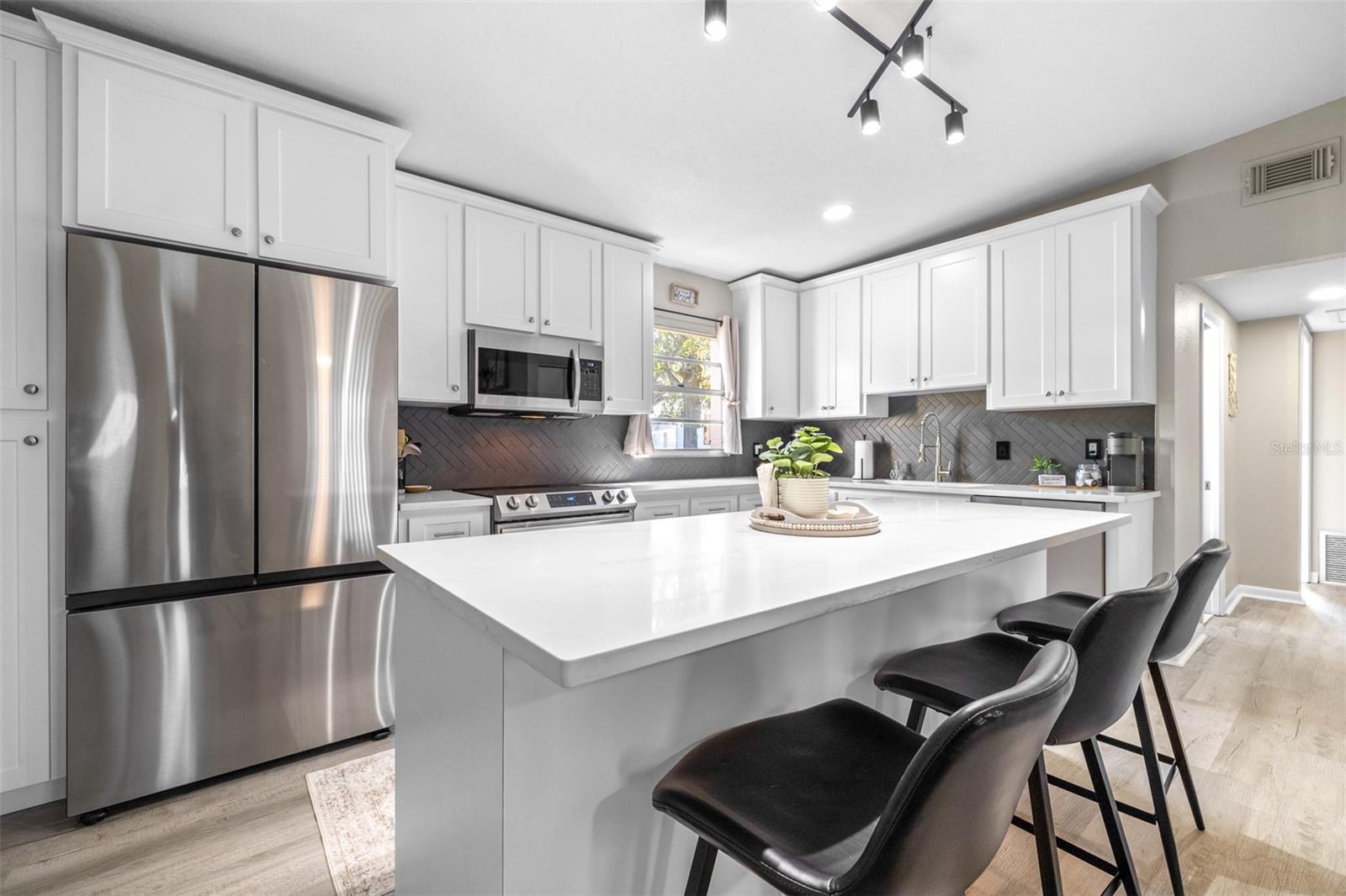 6019 N CLARK AVE, TAMPA, FL, 33614