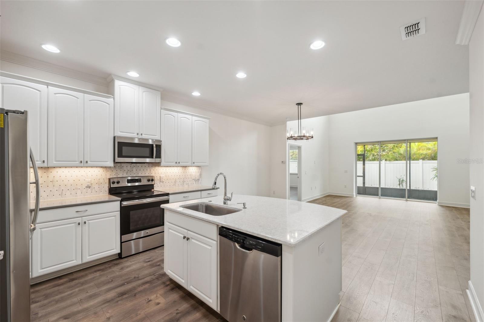 8723 TERRACINA LAKE DR, TAMPA, FL, 33625