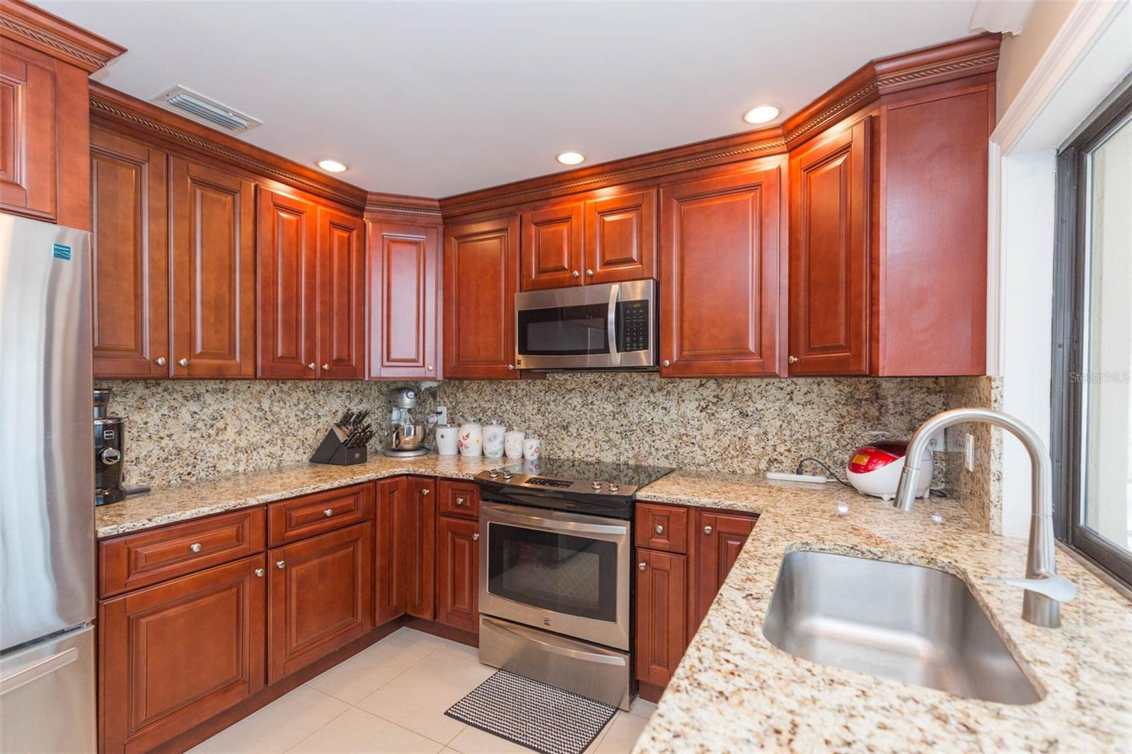 6512 MANILA PALM WAY, APOLLO BEACH, FL, 33572