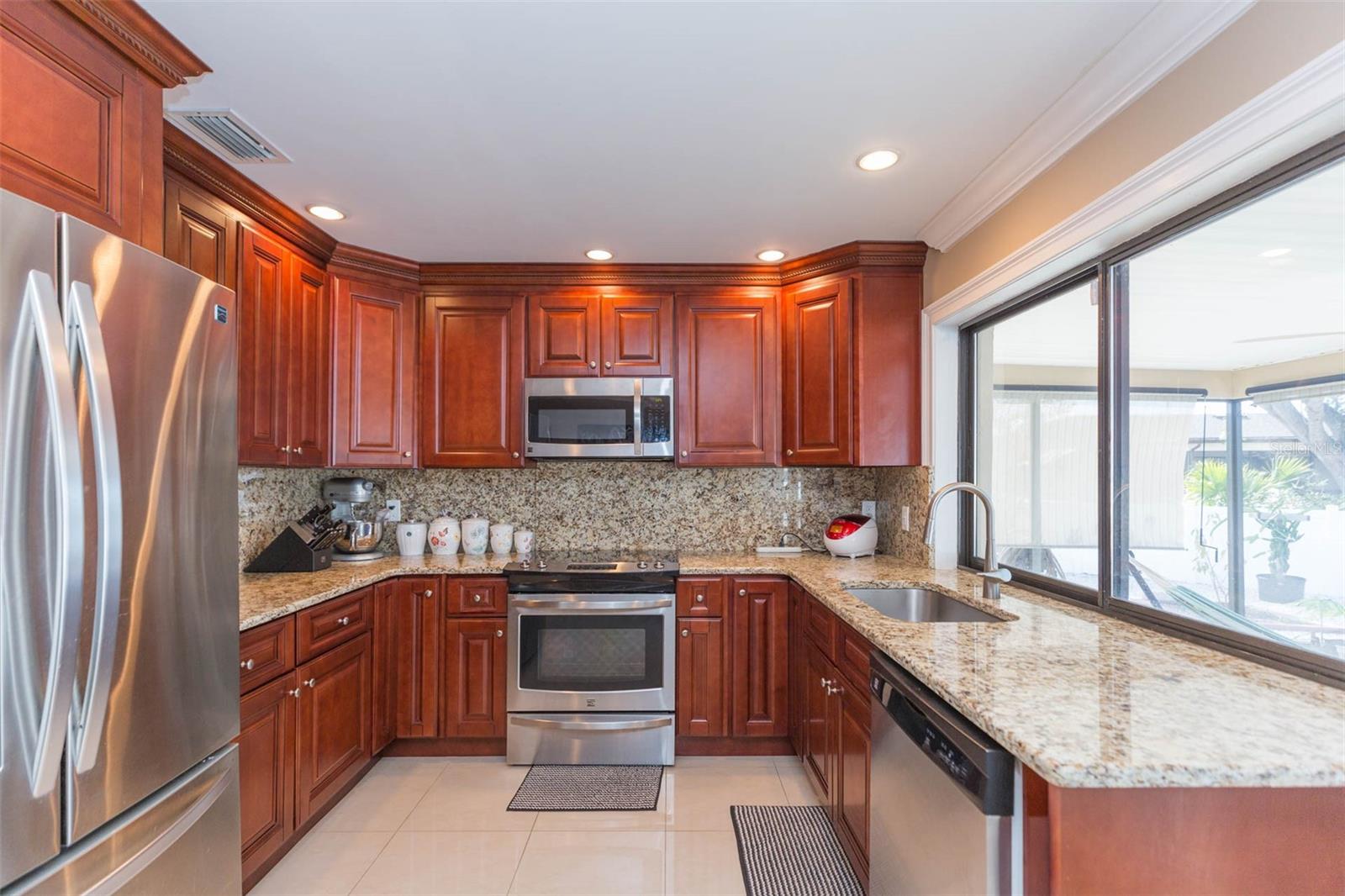 6512 MANILA PALM WAY, APOLLO BEACH, FL, 33572