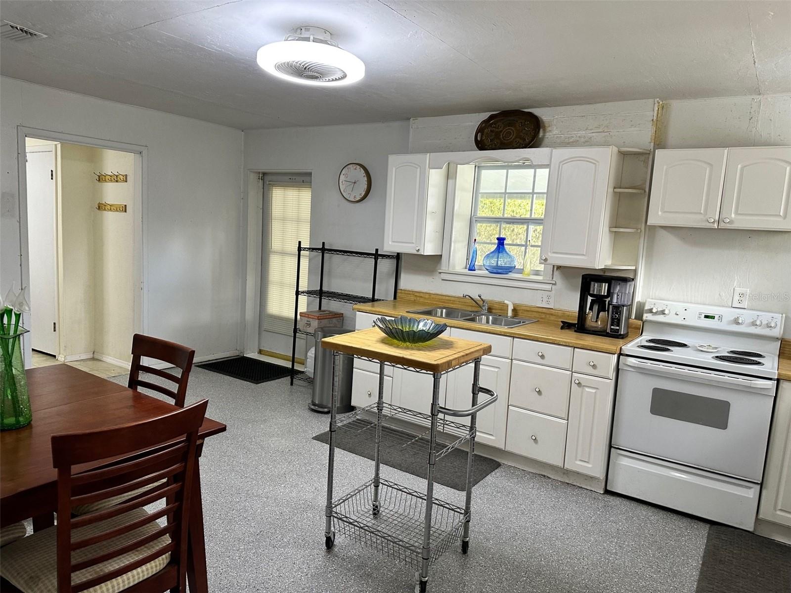 2670 SE 68TH ST, INGLIS, FL, 34449