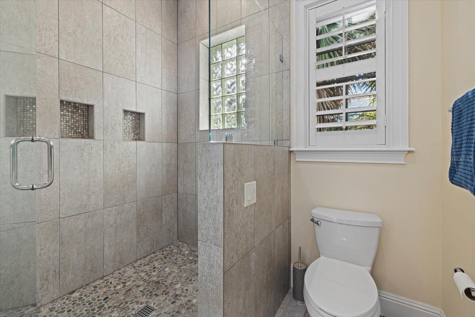 5246 AVENIDA DEL MARE, SARASOTA, FL, 34242
