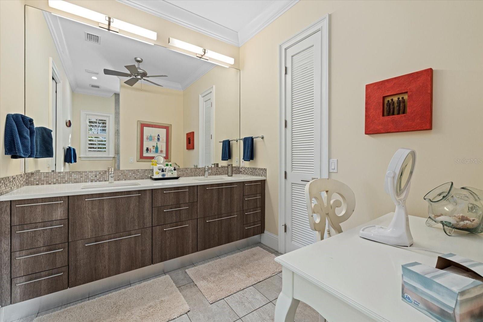 5246 AVENIDA DEL MARE, SARASOTA, FL, 34242