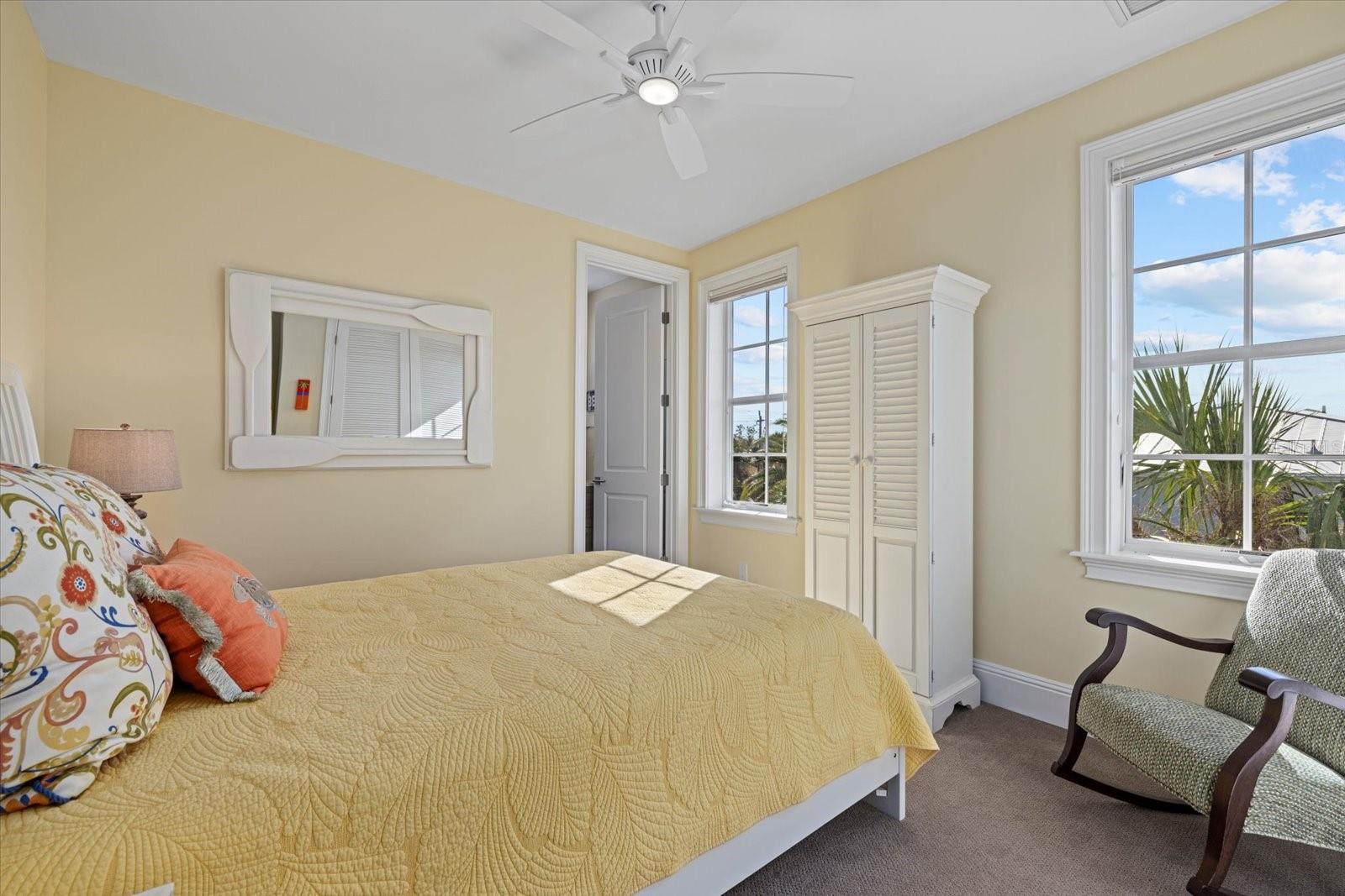 5246 AVENIDA DEL MARE, SARASOTA, FL, 34242