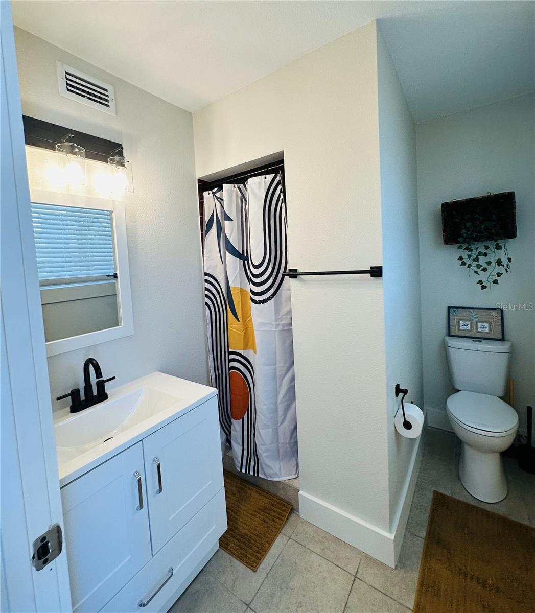 339 SUWANEE AVE, SARASOTA, FL, 34243