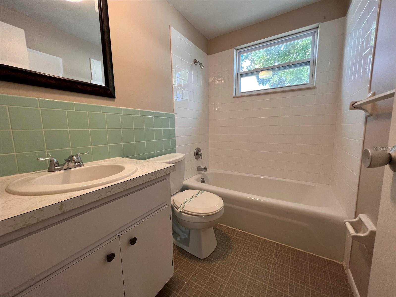 5862 COLONIAL DR, SARASOTA, FL, 34231