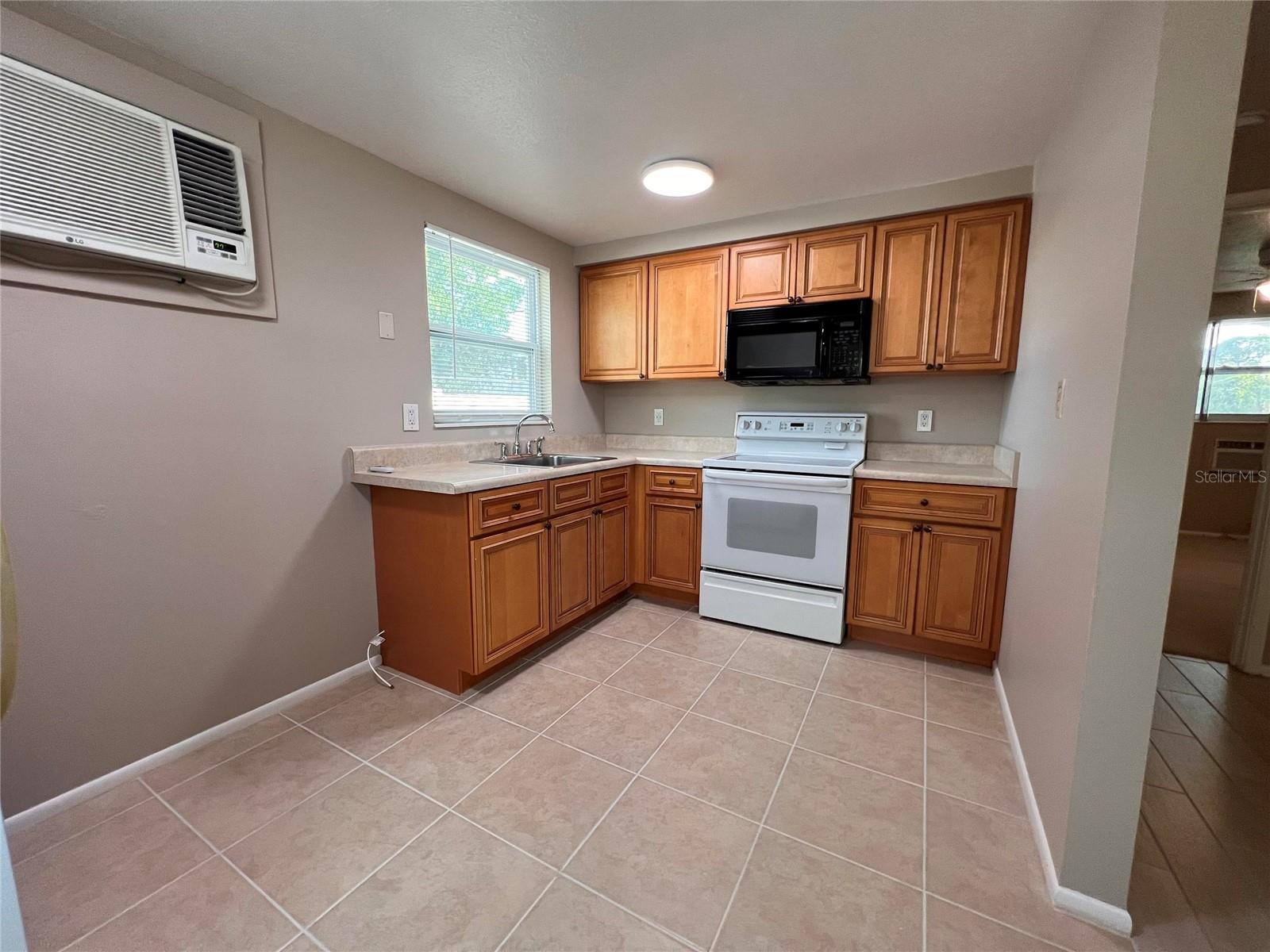5862 COLONIAL DR, SARASOTA, FL, 34231