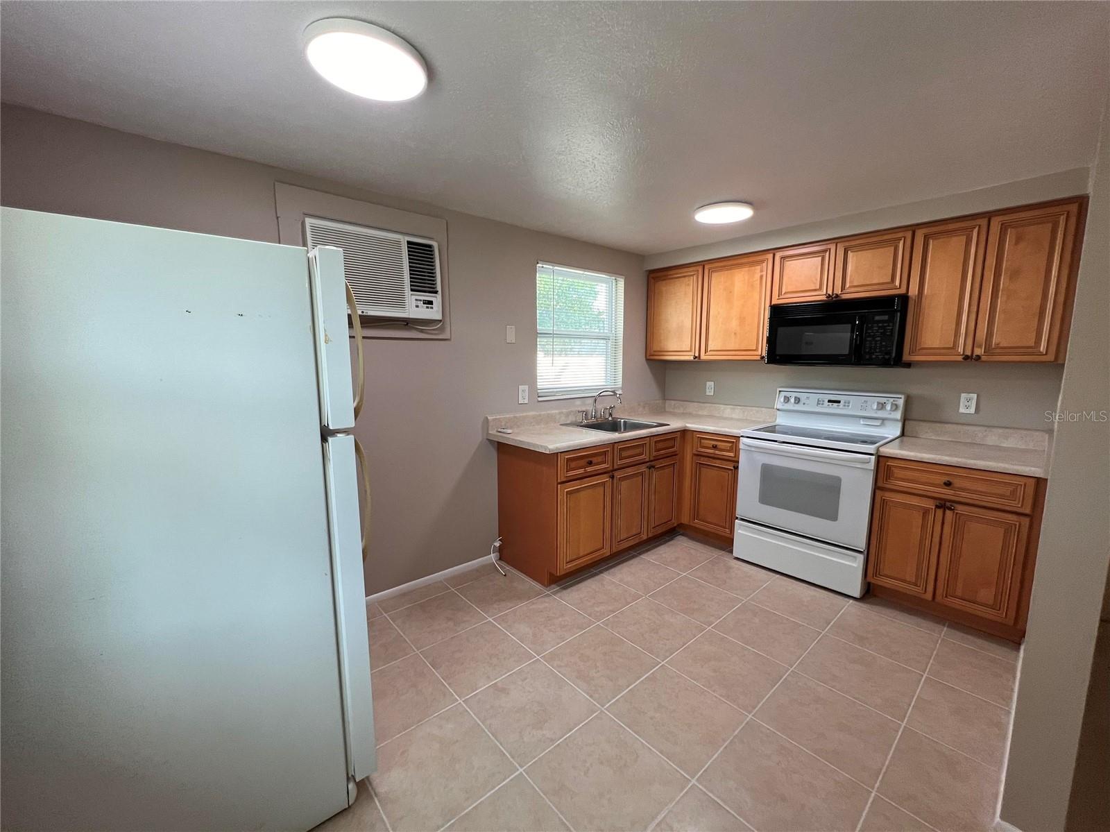 5862 COLONIAL DR, SARASOTA, FL, 34231