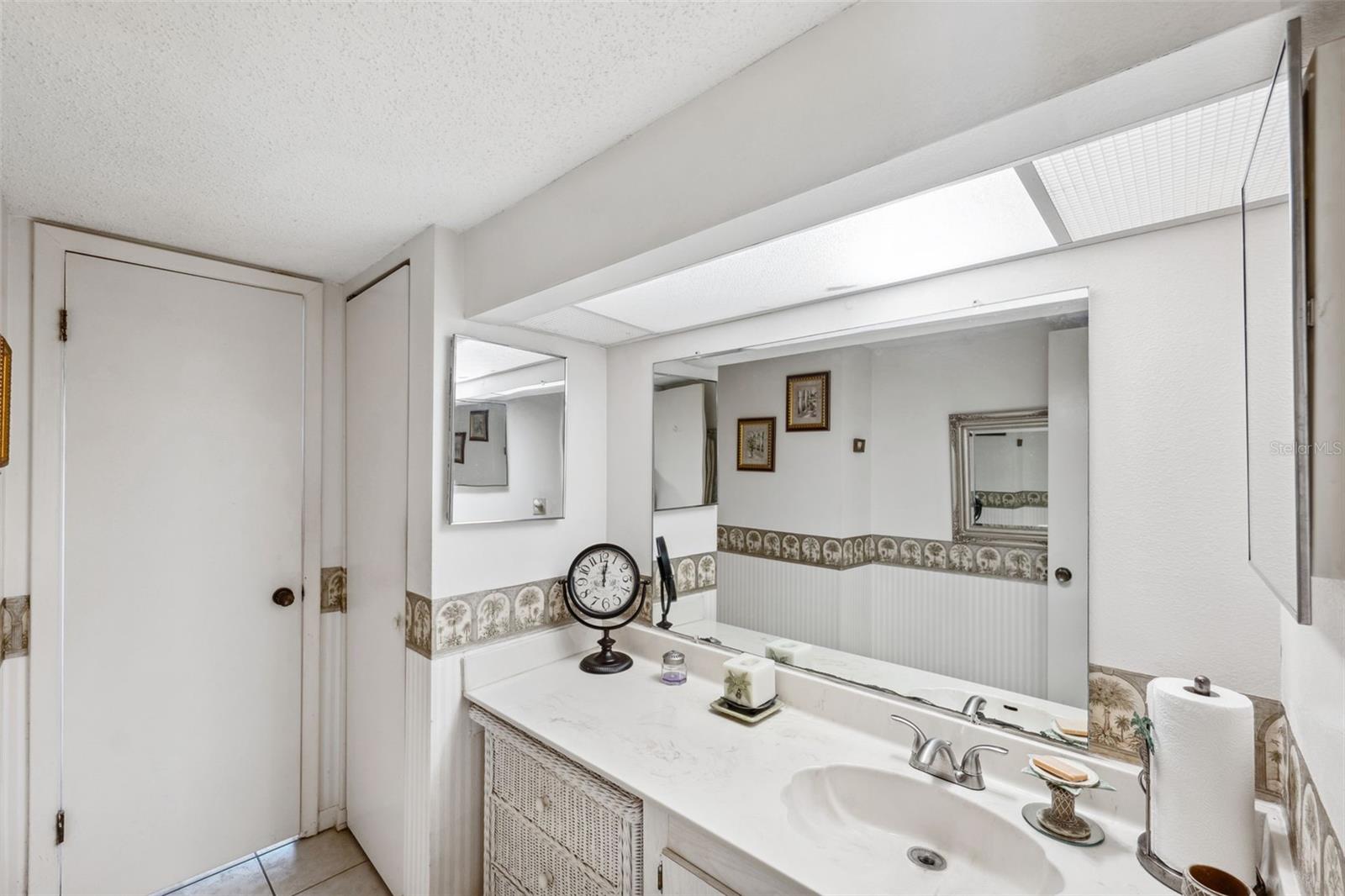 345 MEDALLION BLVD #C, MADEIRA BEACH, FL, 33708