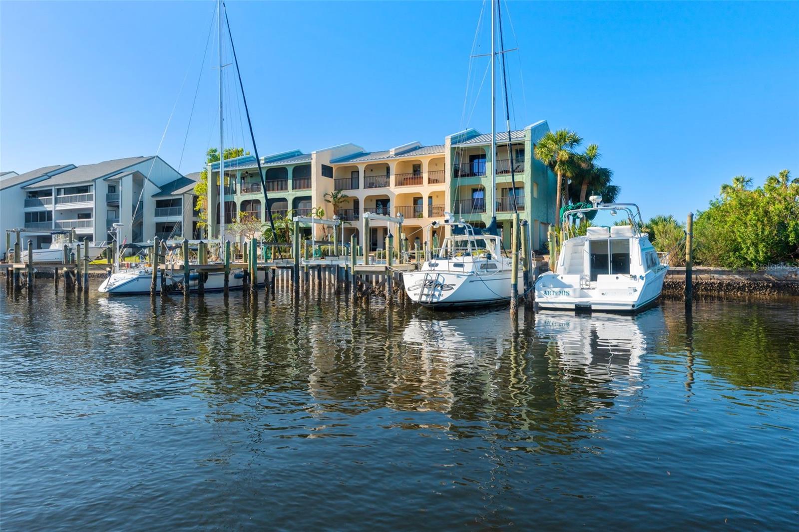 907 BAHIA DEL SOL DR, RUSKIN, FL, 33570