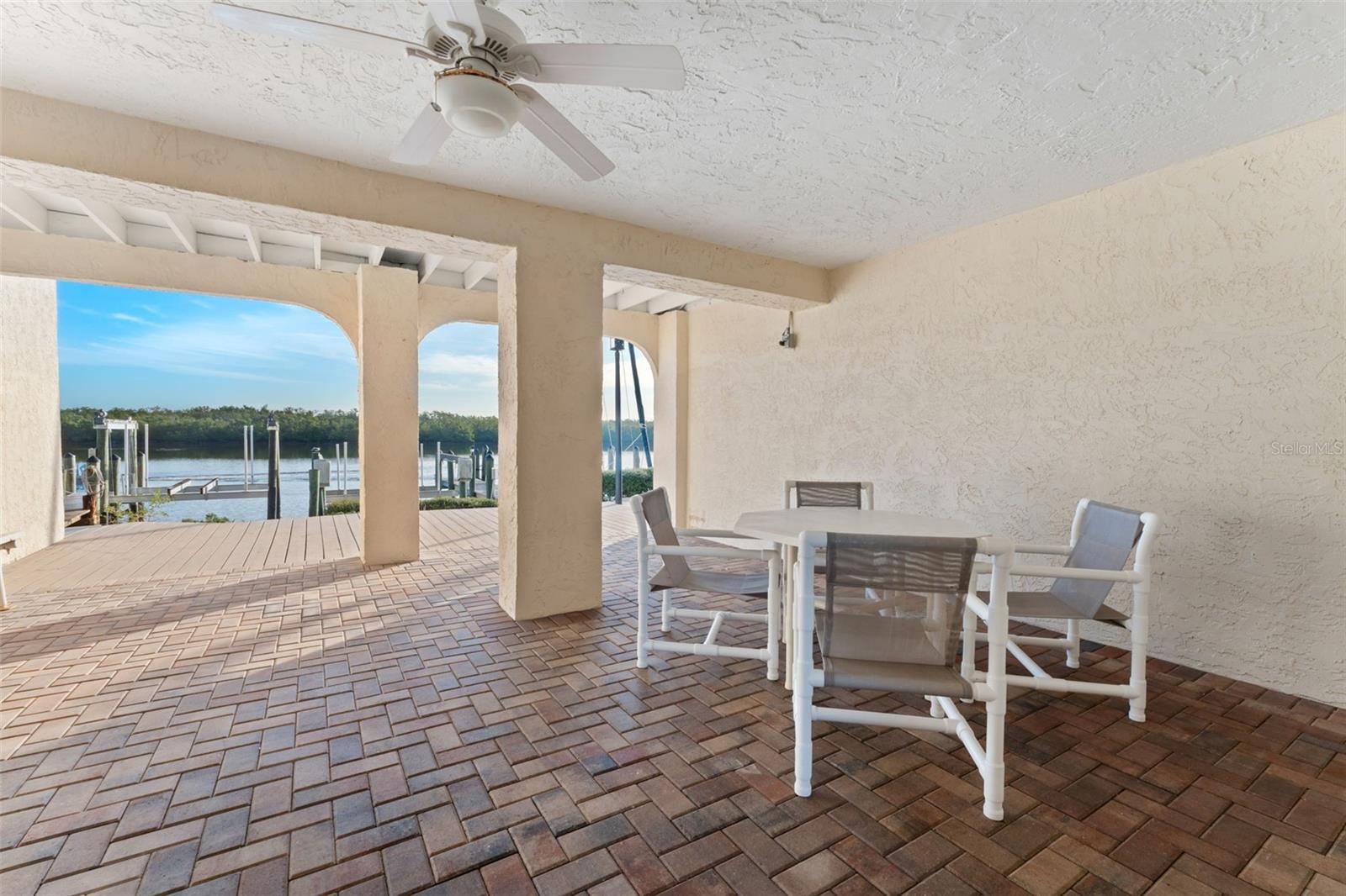 907 BAHIA DEL SOL DR, RUSKIN, FL, 33570
