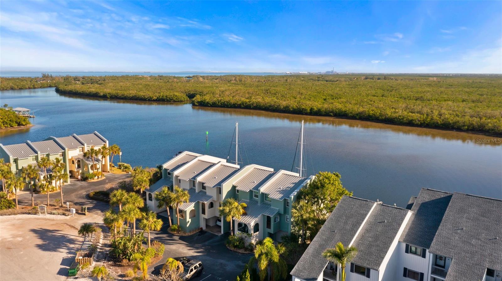 907 BAHIA DEL SOL DR, RUSKIN, FL, 33570