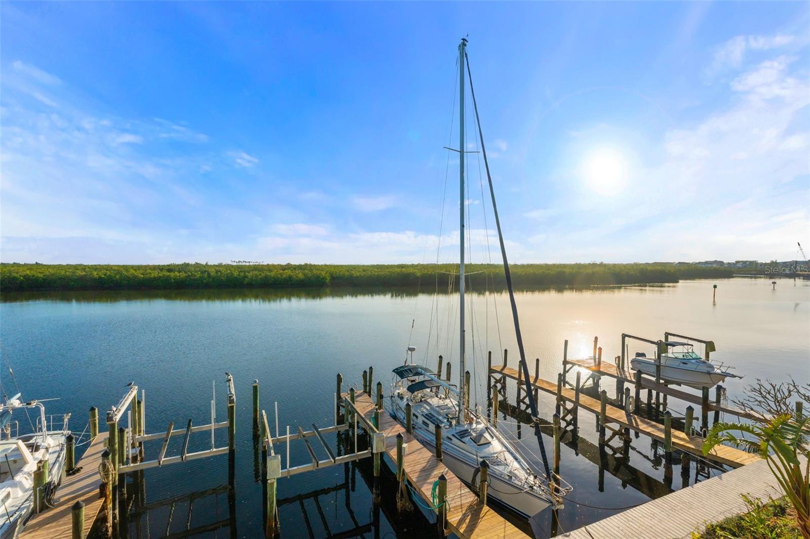 907 BAHIA DEL SOL DR, RUSKIN, FL, 33570
