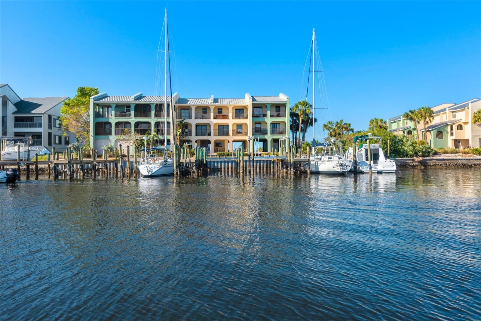 907 BAHIA DEL SOL DR, RUSKIN, FL, 33570