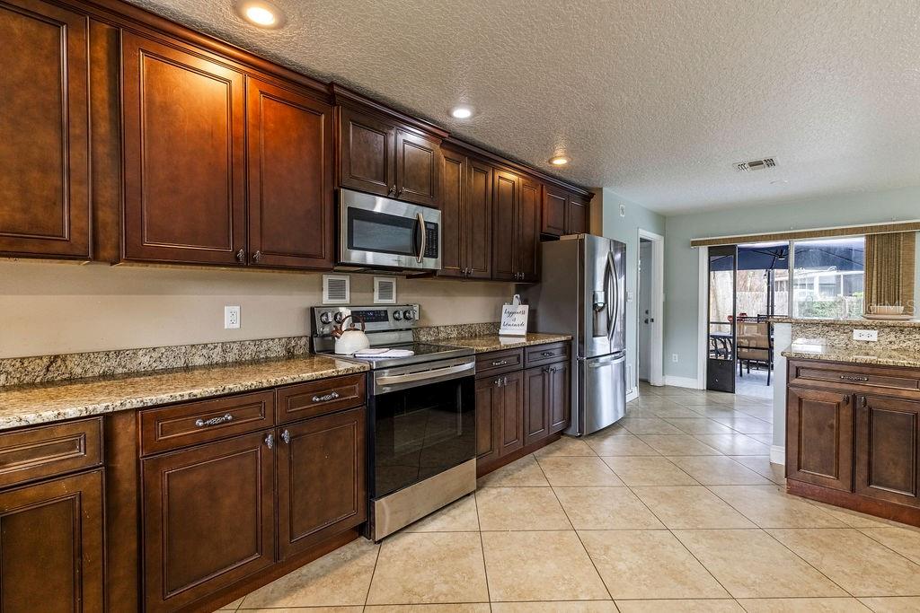 1001 MICHELLE CT, TAVARES, FL, 32778
