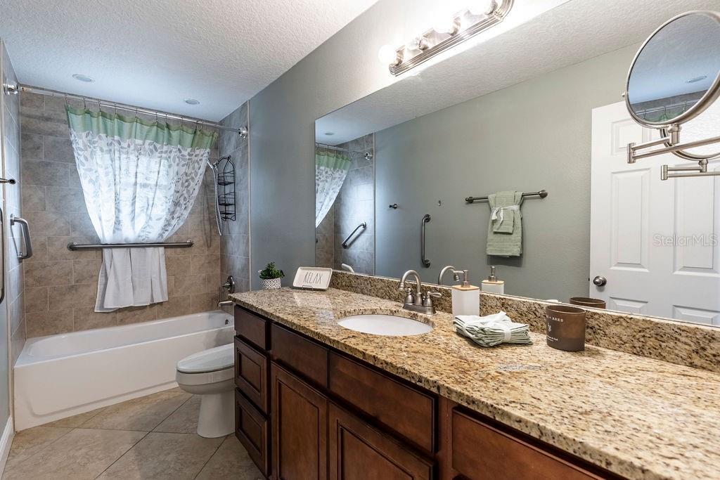 1001 MICHELLE CT, TAVARES, FL, 32778