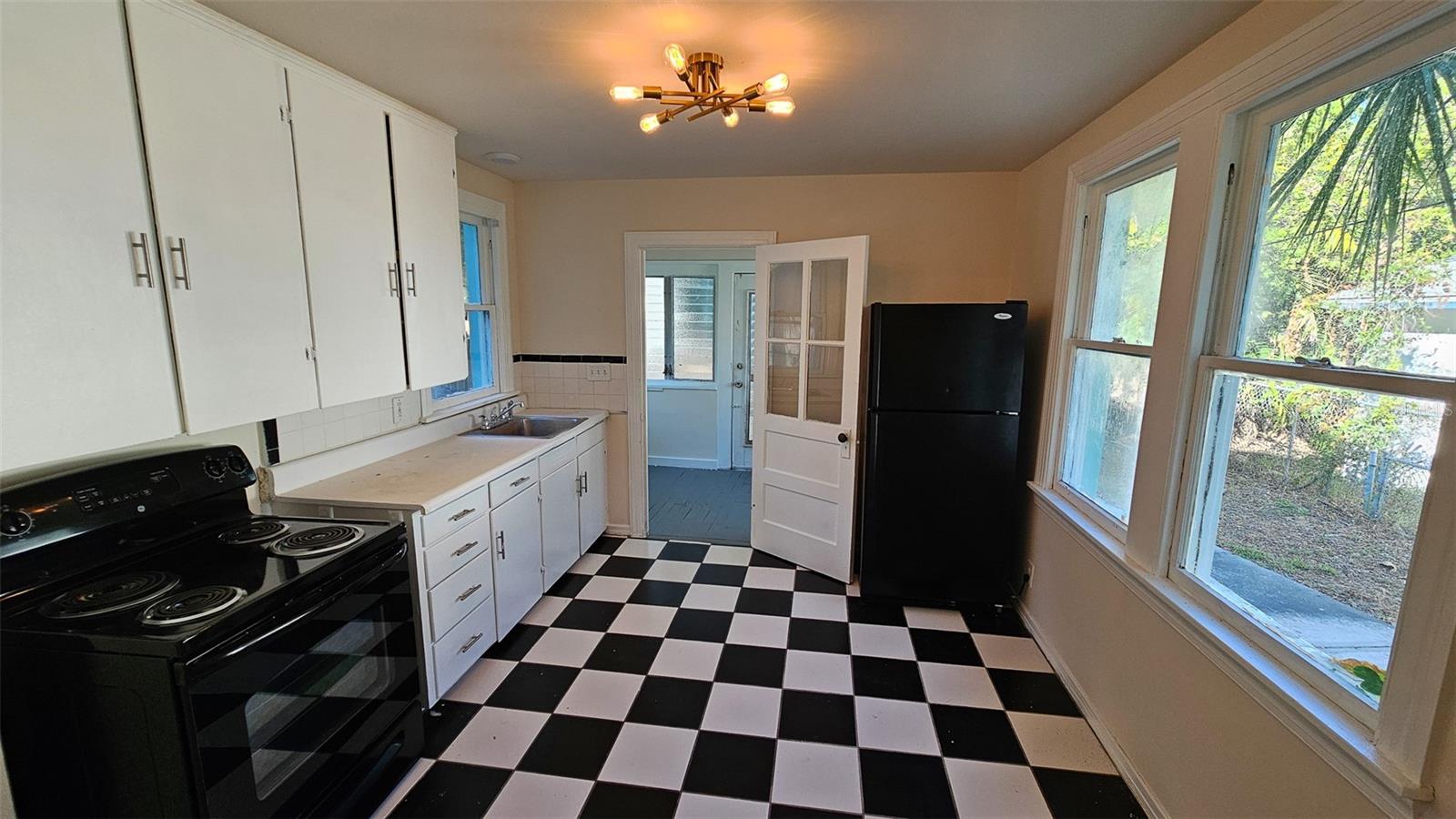 617 NEWTON AVE S, ST PETERSBURG, FL, 33701