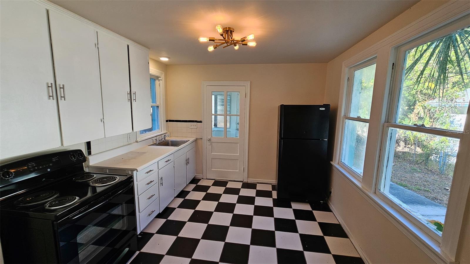 617 NEWTON AVE S, ST PETERSBURG, FL, 33701