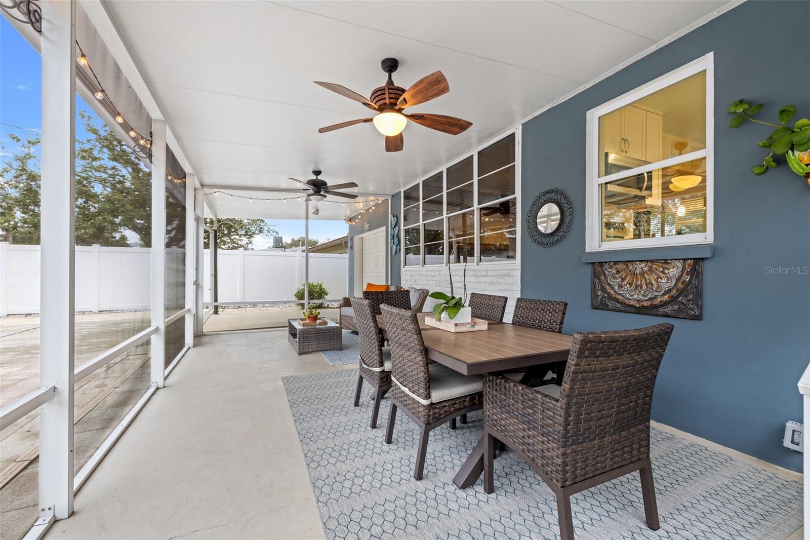 818 37TH AVE NE, ST PETERSBURG, FL, 33704