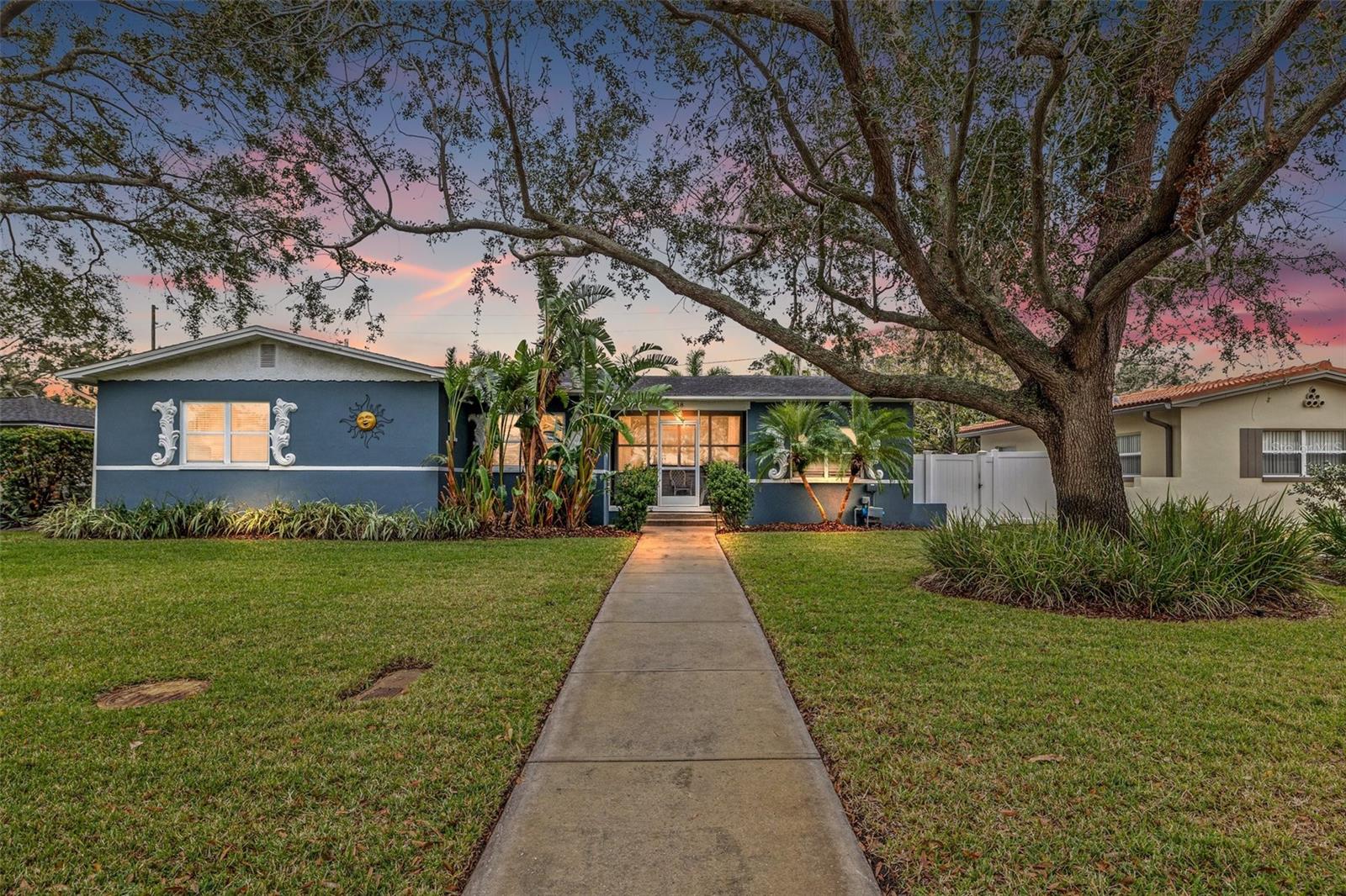 818 37TH AVE NE, ST PETERSBURG, FL, 33704
