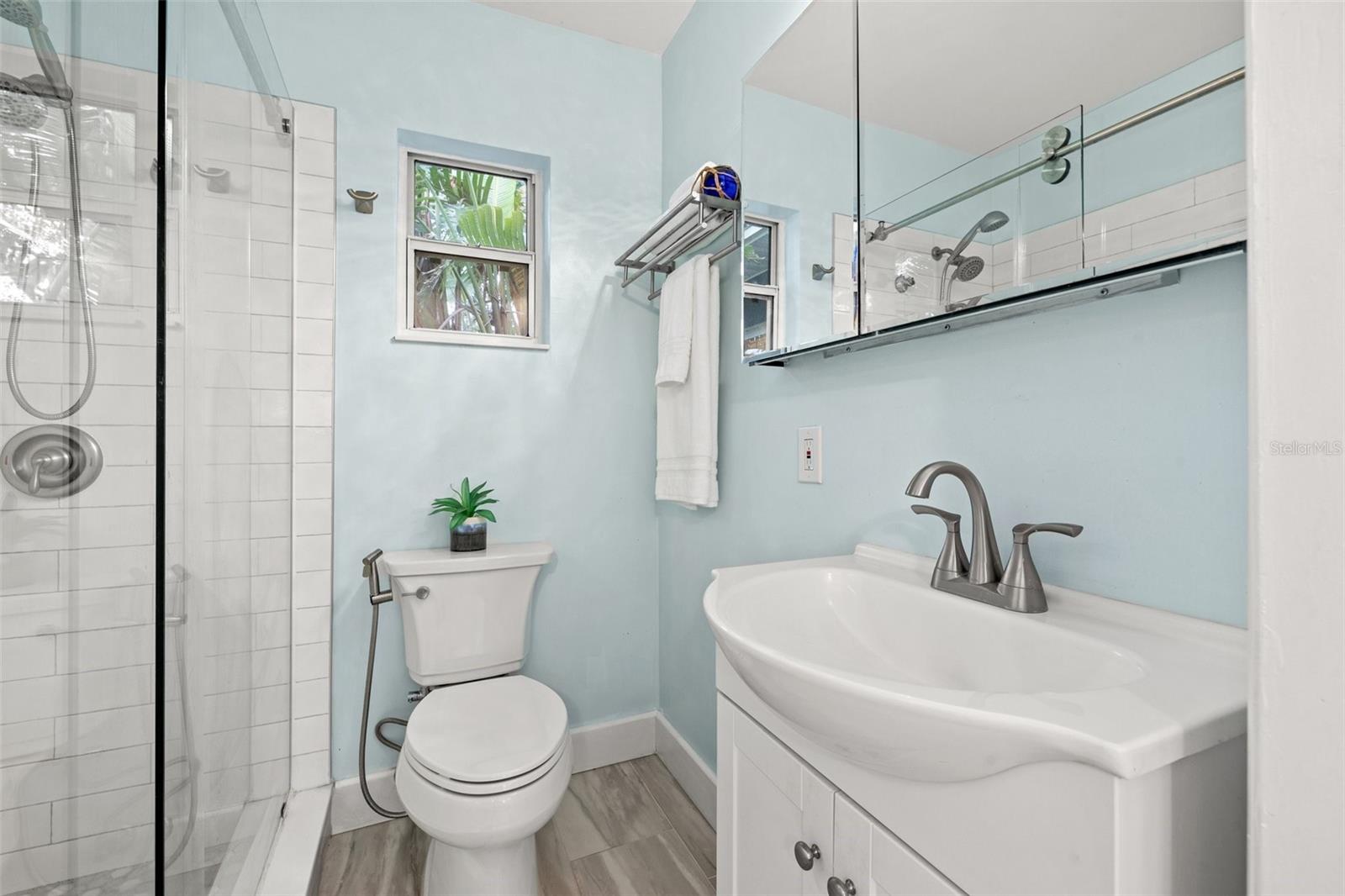 818 37TH AVE NE, ST PETERSBURG, FL, 33704