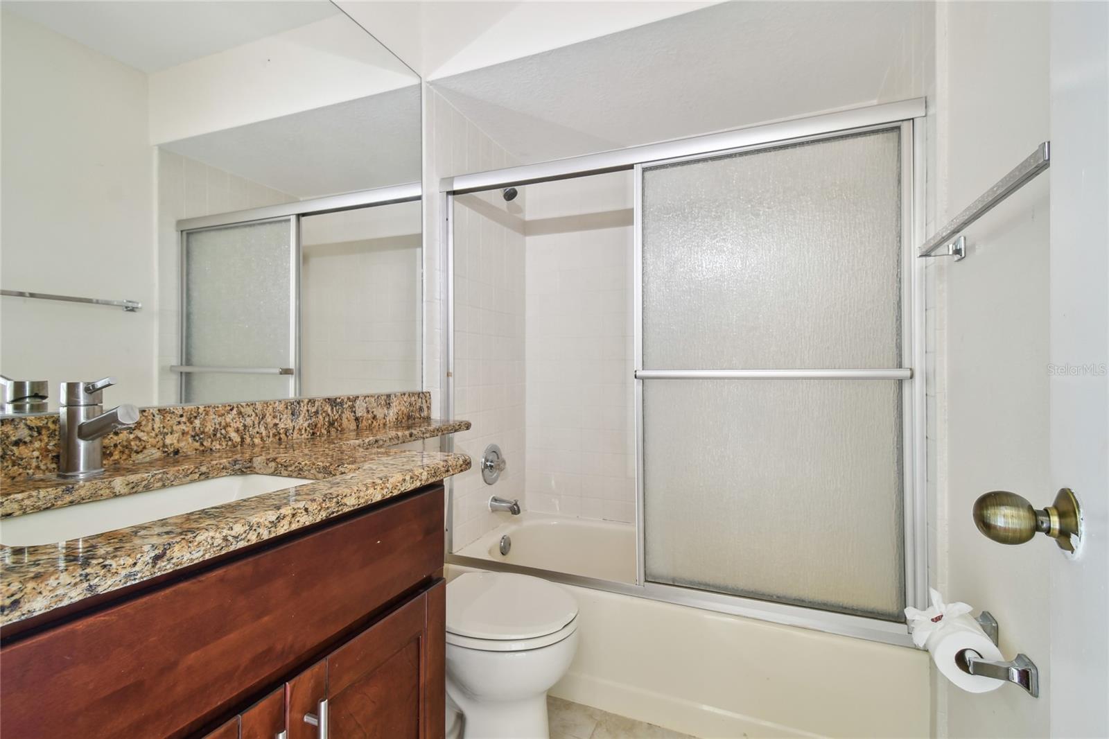 6909 LAKE PLACE CT, TAMPA, FL, 33634