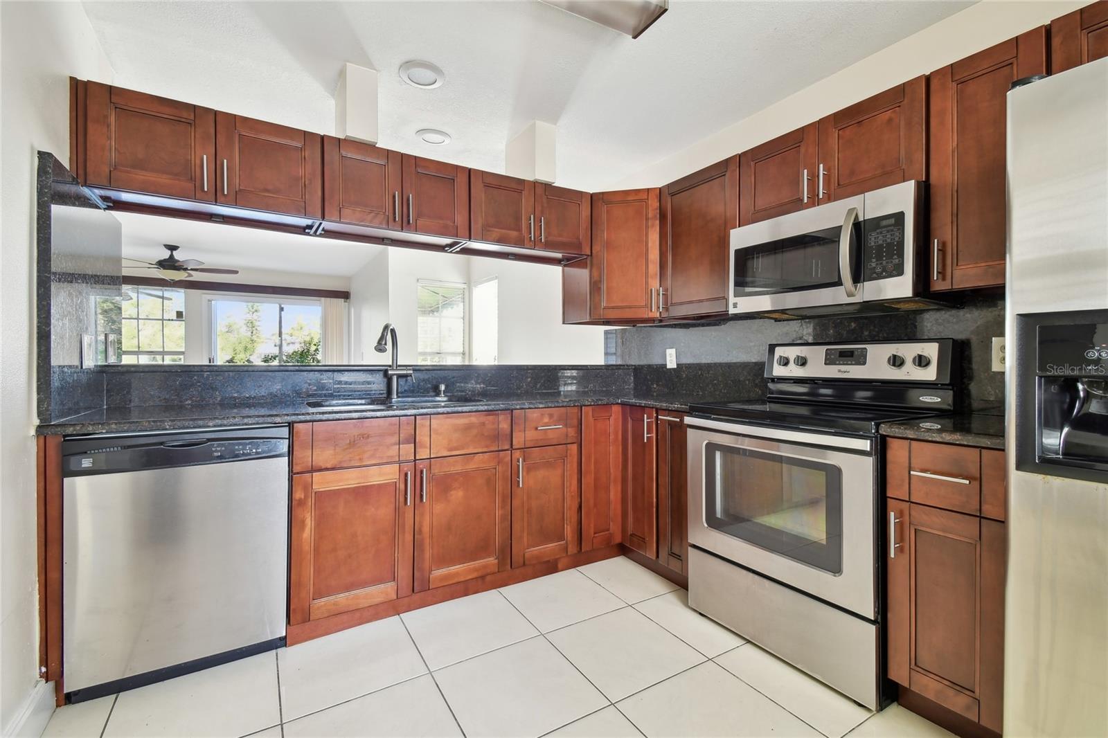 6909 LAKE PLACE CT, TAMPA, FL, 33634