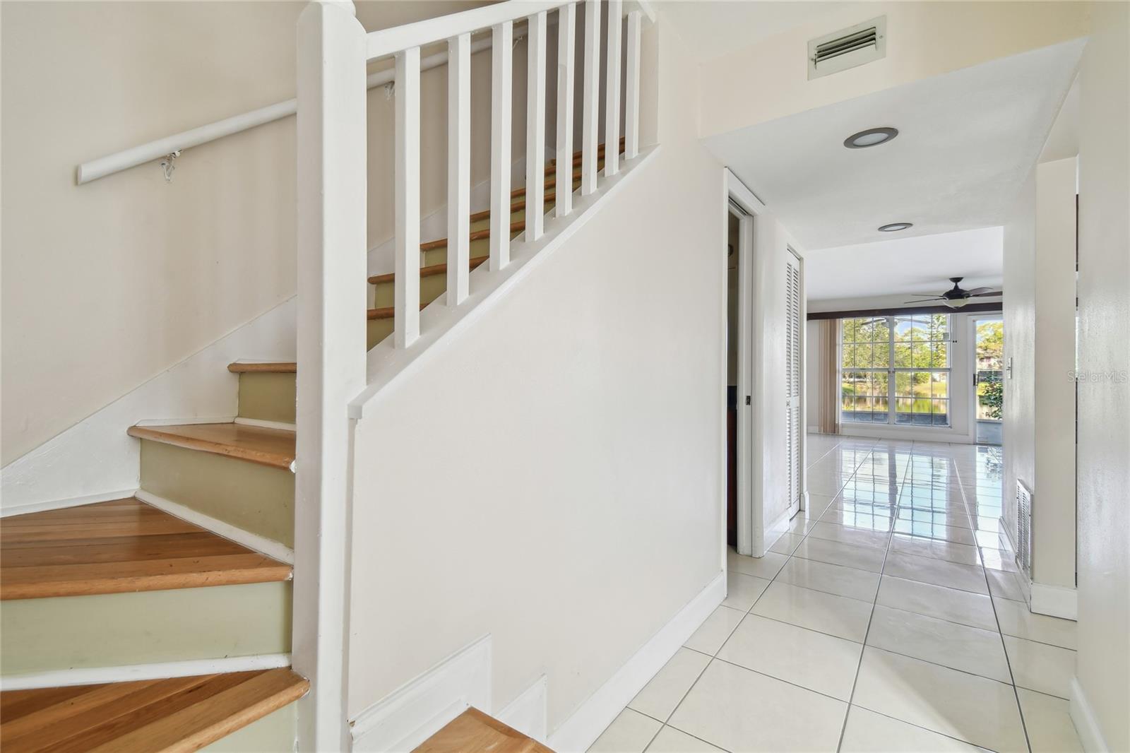 6909 LAKE PLACE CT, TAMPA, FL, 33634