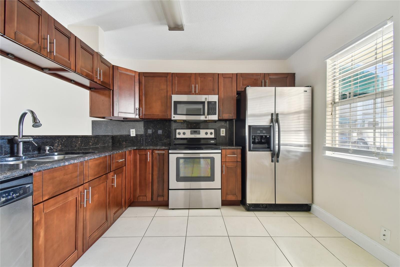 6909 LAKE PLACE CT, TAMPA, FL, 33634