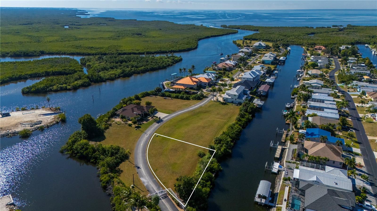 5407 SEA EDGE DR, PUNTA GORDA, FL, 33950