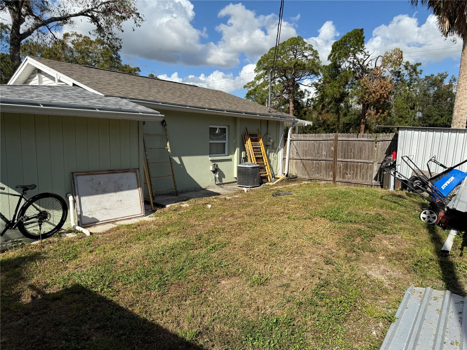 10002 MEMORIAL HWY, TAMPA, FL, 33615