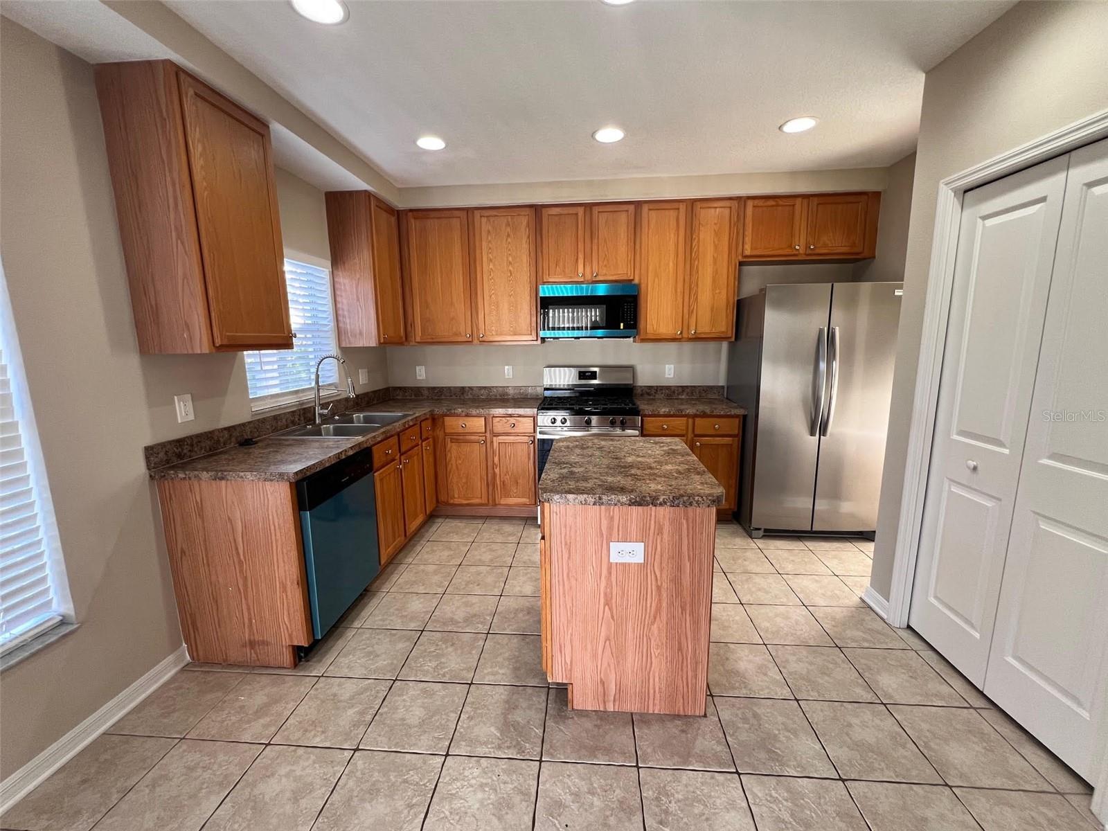 8401 CRESCENT MOON DR, NEW PORT RICHEY, FL, 34655