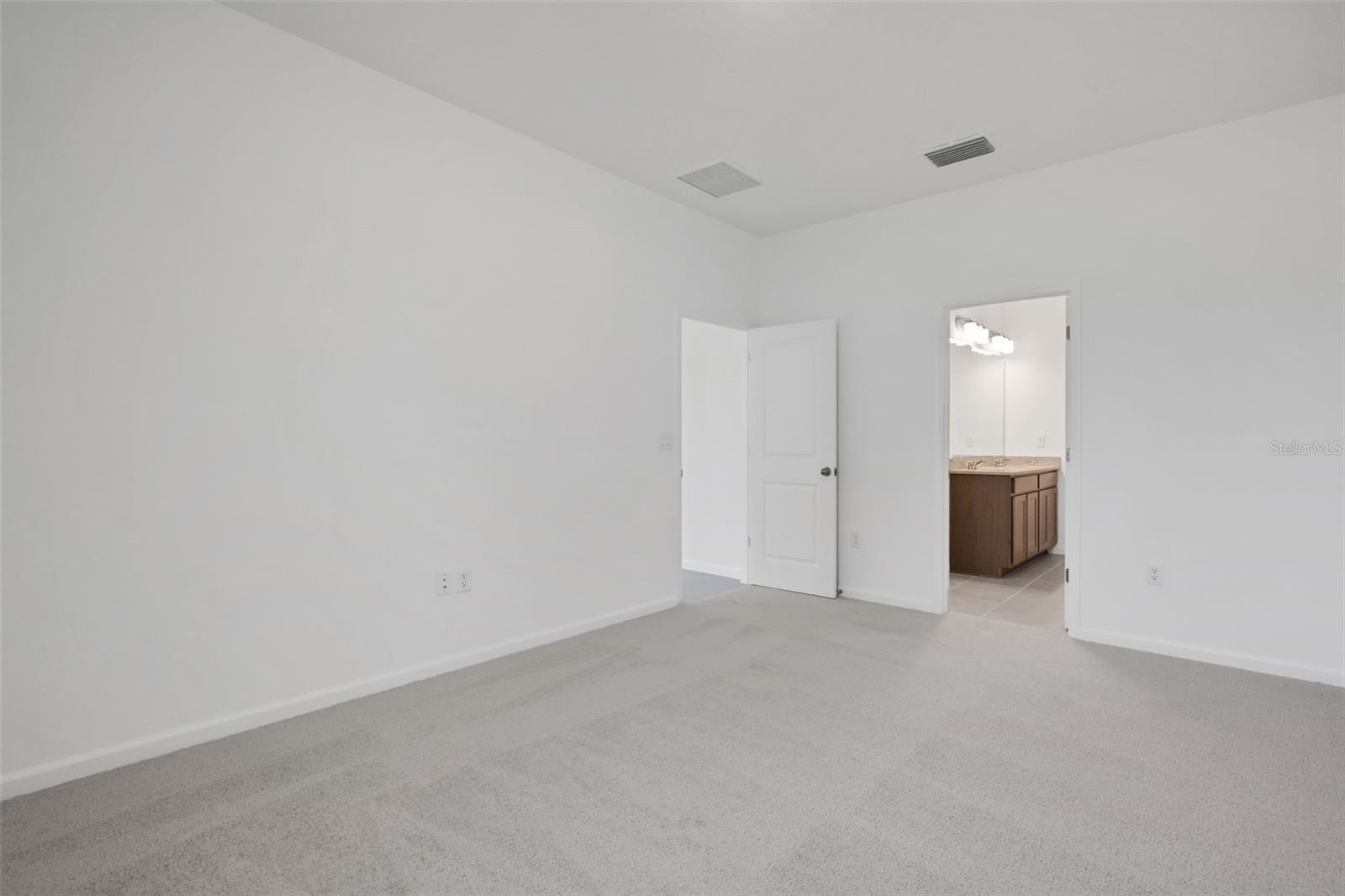 2884 SUPERMARINE RD, TAVARES, FL, 32778