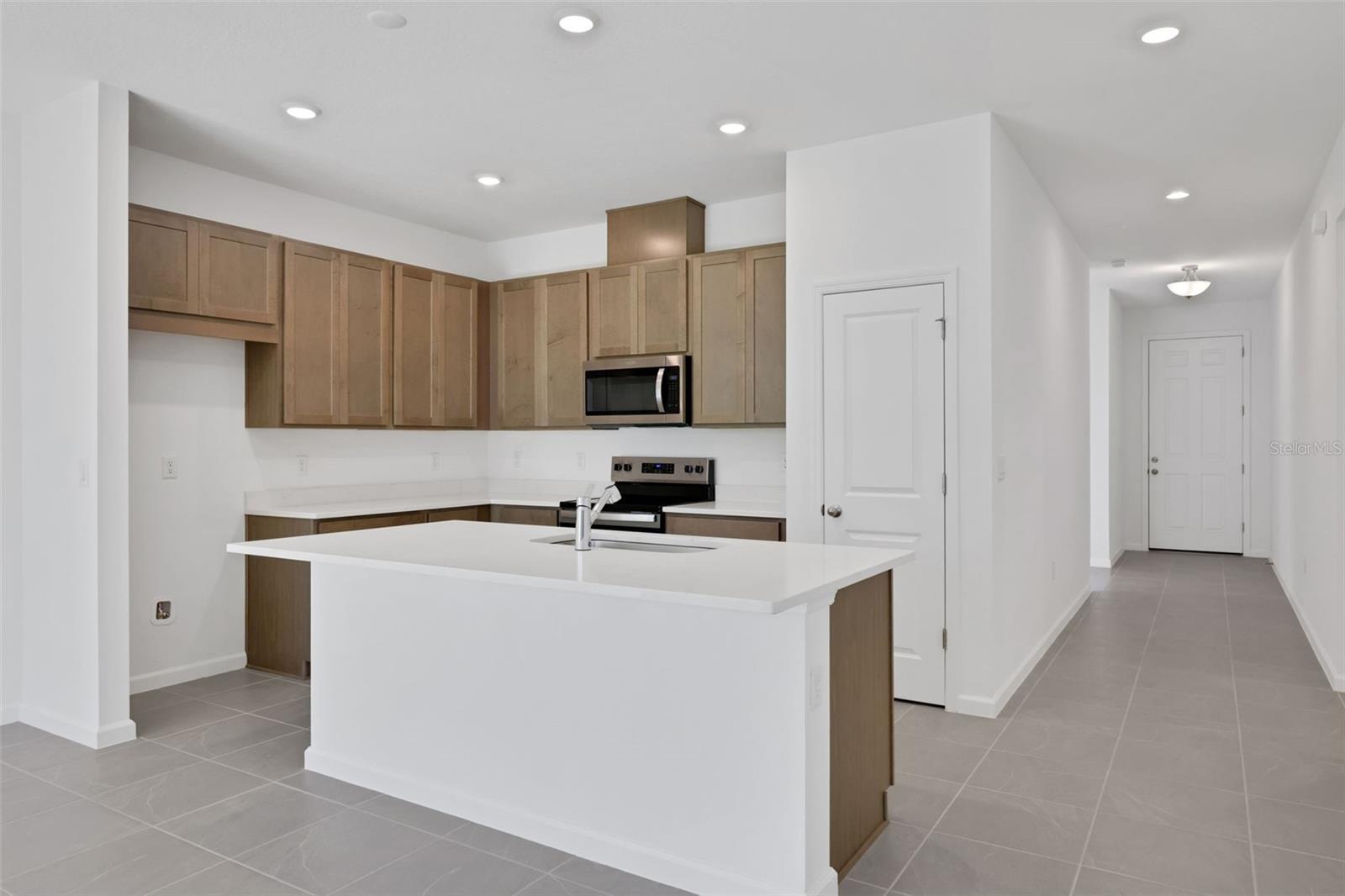 2884 SUPERMARINE RD, TAVARES, FL, 32778