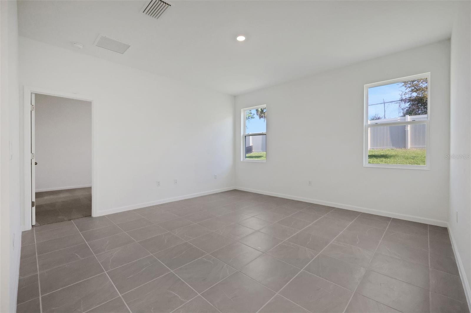 2884 SUPERMARINE RD, TAVARES, FL, 32778