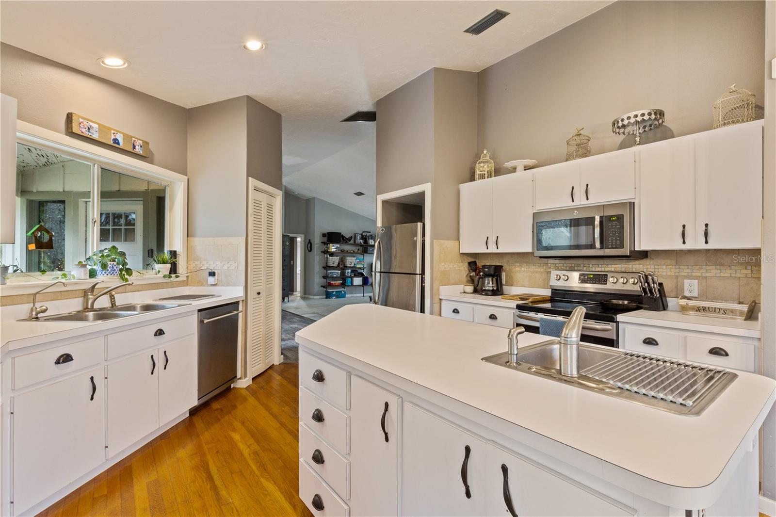 14018 PINE WOODS LN E, SARASOTA, FL, 34240