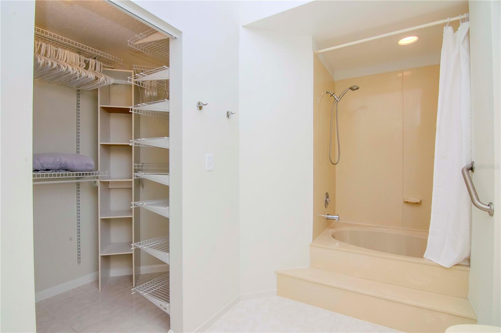 6059 BAHIA DEL MAR BLVD #233, ST PETERSBURG, FL, 33715