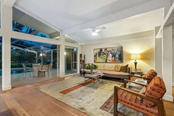 3512 E FOREST LAKE DR, SARASOTA, FL, 34232