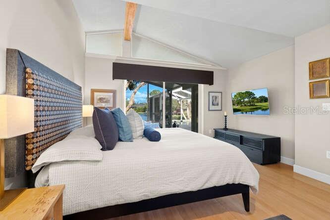 3512 E FOREST LAKE DR, SARASOTA, FL, 34232