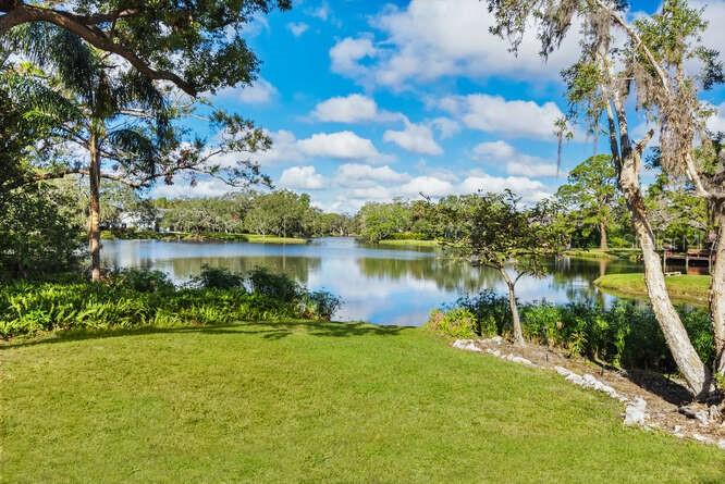 3512 E FOREST LAKE DR, SARASOTA, FL, 34232