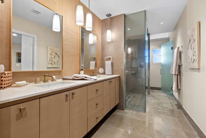 3512 E FOREST LAKE DR, SARASOTA, FL, 34232