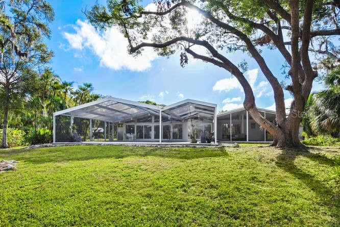 3512 E FOREST LAKE DR, SARASOTA, FL, 34232