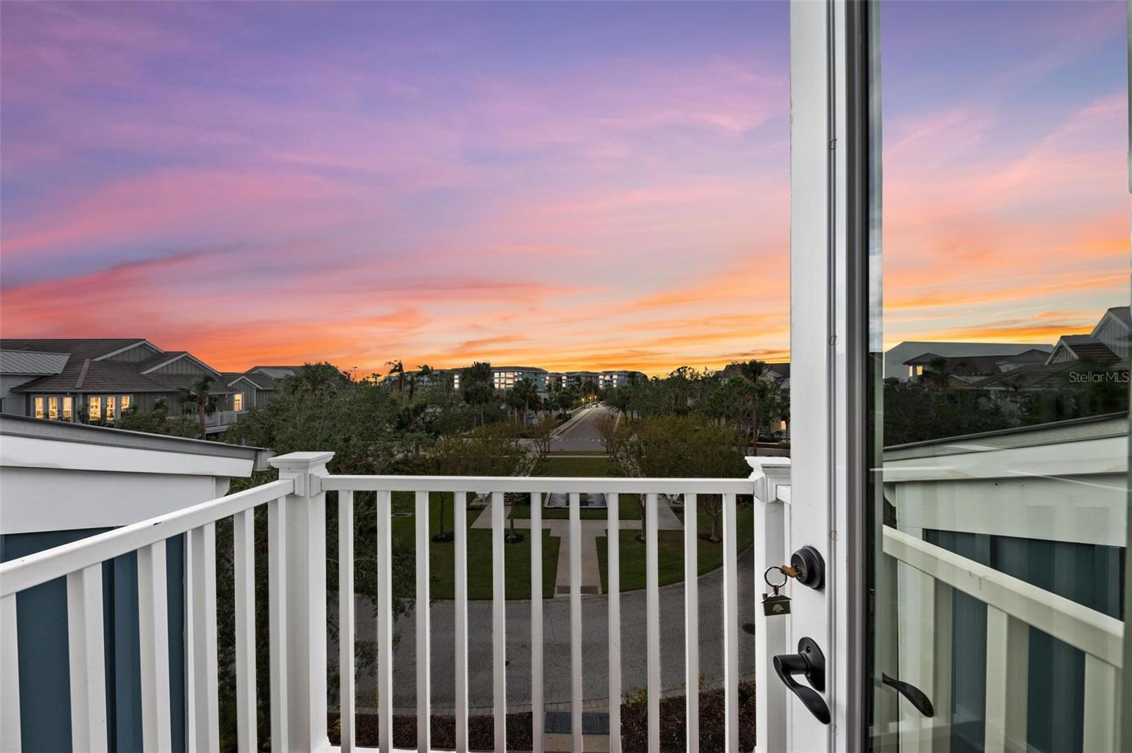321 SAPPHIRE LAKE DR #202, BRADENTON, FL, 34209