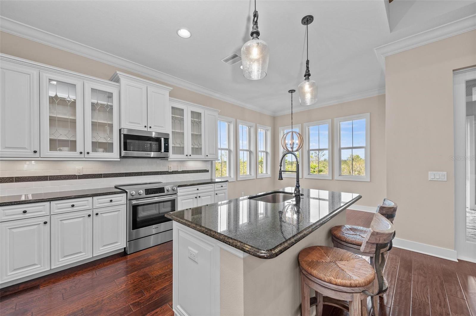 321 SAPPHIRE LAKE DR #202, BRADENTON, FL, 34209