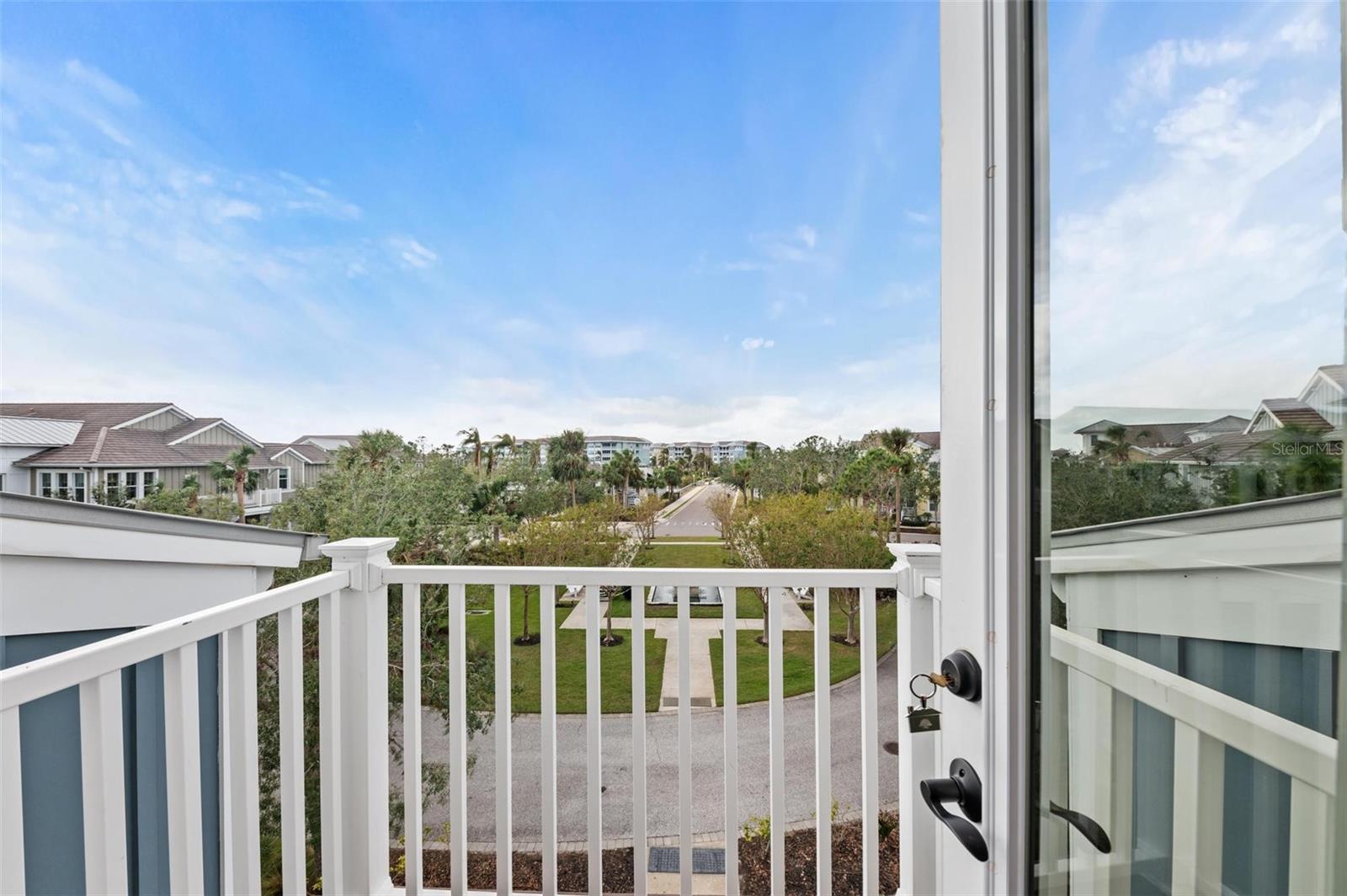 321 SAPPHIRE LAKE DR #202, BRADENTON, FL, 34209